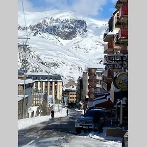 https://superbe-appartement-renove-au-pied-des-pistes.andorra-la-vella-hotels.net