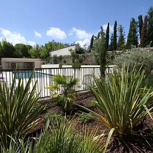 https://alpilles-villa-serena.fr-provencehotel.com